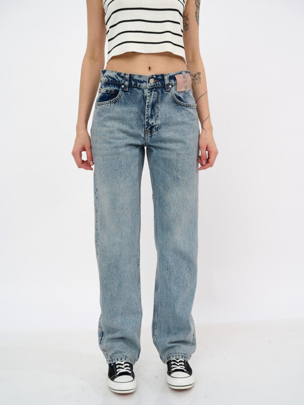 motor 6010 d266 w19 snow white Голубой Джинсы женские