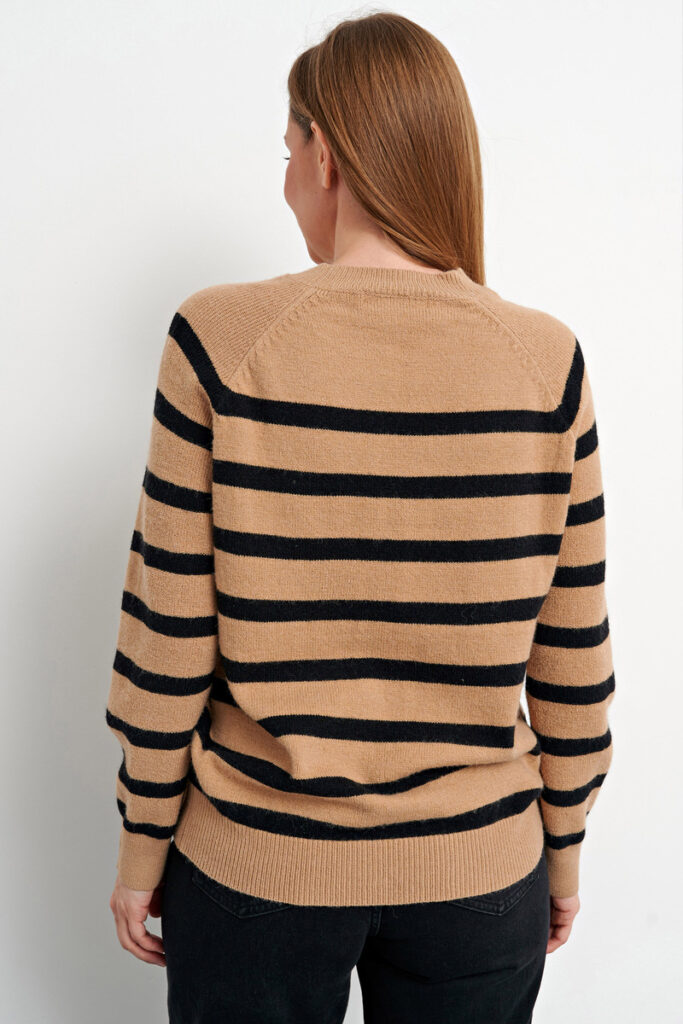 джемпер женский бежевый-черный 9
