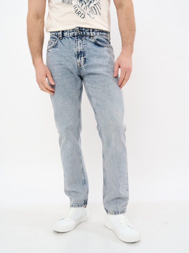 motor 7006 d266 w19 snow white Светло синий Джинсы мужские