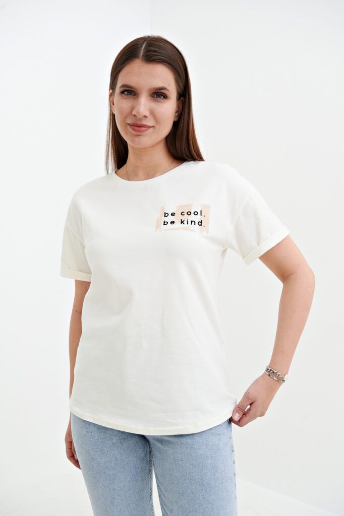 футболка женская молочная 1