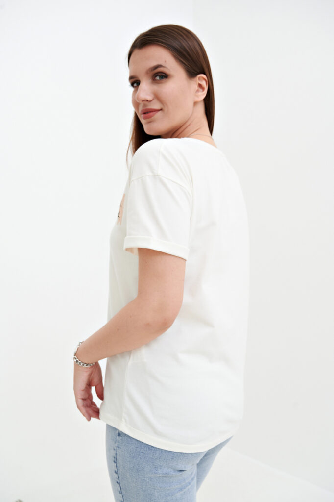 футболка женская молочная 2
