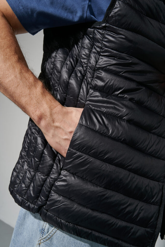 жилет мужской черный 6