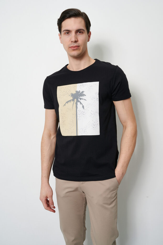 черная футболка мужская пальма 1
